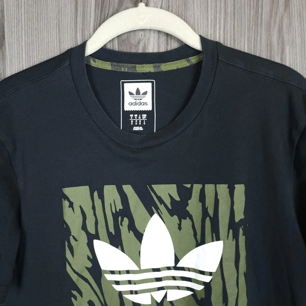 Adidas Originals Large Graphic Logo Tshirt Mens Size:‎ Small
